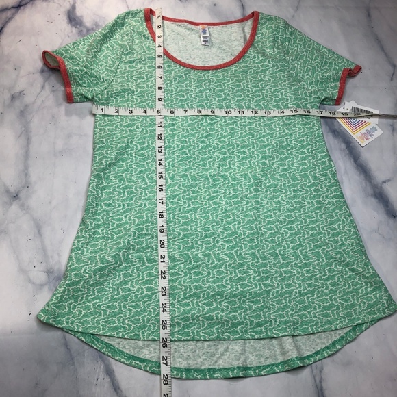 Lularoe Mint Green & Red Short Sleeve Classic Tee - Picture 5 of 7